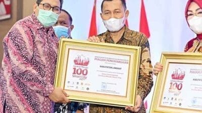 Langkat Terima Penghargaan Nasional dari Menkominfo RI