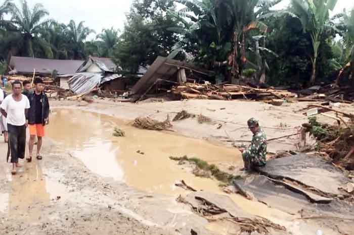 Banjir Bandang Hantam 15 Desa di Palas, 12 Rumah dan 1 Pesantren Hanyut
