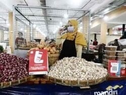 Belanja di Pasar Legi Bisa Pakai QRIS, Pedagang Minta Disediakan WiFi