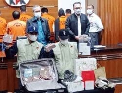 KPK Sita Uang Rp1,4 M dan Topi Dior dari Bupati Abdul Gafur Mas’ud