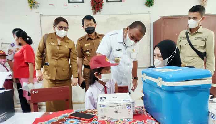 Vaksinasi Massal Pelajar SDN di Tiga Kecamatan Ditinjau Bupati Langkat