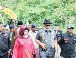 Bupati Epyardi Launching Ekskavator dan Buka Usaha Tani di Sungai Janiah