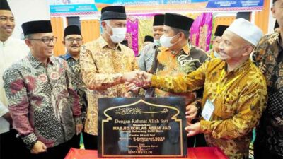 Bupati Solok Dampingi Gubernur Sumbar Resmikan Masjid Ikhlas Asam Jao