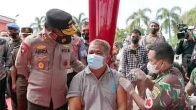 Kapolda Sumut Tinjau Vaksinasi Serentak Lansia di Asahan