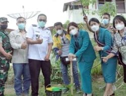 Ketua TP PKK Dairi Tanam Pohon di Silima Pungga Pungga