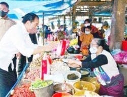 Presiden Jokowi Beri Bantuan Tunai ke Pedagang Pasar Induk Sidikalang