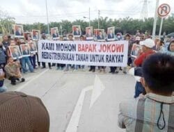 Ratusan Warga Komite Rakyat Bersatu Berunjuk Rasa di Ruas Jalinsum