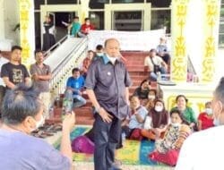 Syah Afandin Temui Pengunjuk Rasa Bermalam di DPRD Langkat