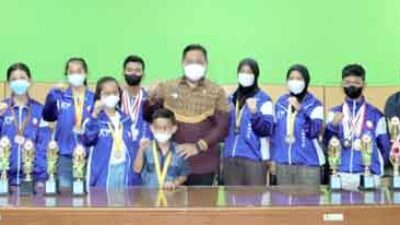Atlet ASKI Dairi Akan Wakili Sumut Ikuti Kejurnas Karate di Sumatera Barat