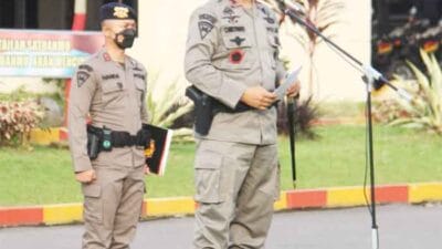 Dansat Brimob Poldasu Pimpin Upacara Latihan Peningkatan Kemampuan