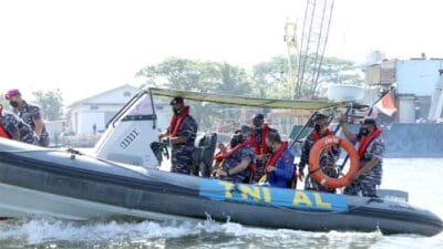 Kapolda Sumut Saksikan Vaksinasi di Kampung Nelayan