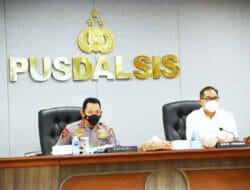 Kapolri Instruksikan Kapolda Pastikan Minyak Goreng Tersedia di Pasar Tradisional dan Modern