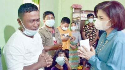 Ketua PKK Romy Mariani Jenguk Keluarga Ibu Hamil Meninggal Dunia di Pardomuan