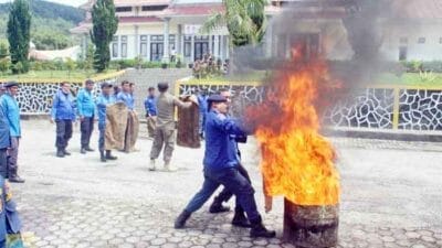 Bupati Franc: Petugas Damkar Adalah Garda Terdepan Pencegahan Bencana