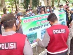 Puluhan Warga Datangi DPRD Langkat