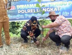 Wakil Ketua DPRD Langkat Ir Antoni Ginting Ikut Rayakan dan Tanam 1.000 Pohon