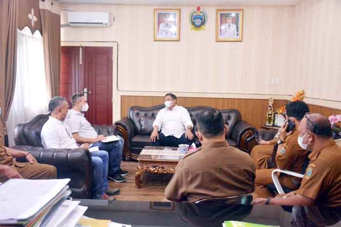 Bupati Eddy Berutu Rapat dengan ADB untuk Pengembangan Hortikultura