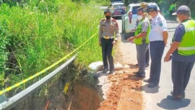 Ditlantas Polda Sumut Survei Jalan Rusak di Panyabungan