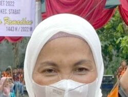 Ketua DPRD Langkat Serahkan 100 Paket Beras kepada Majelis Amal Sosial