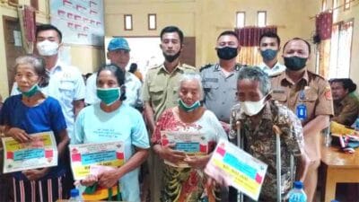 Bhabinkamtibmas Polsek Mandrehe Monitoring Penyaluran BLT-DD