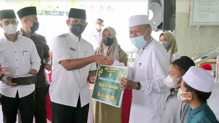 Sekda Apresiasi Program Pembagian Beras Kepada Fakir Miskin