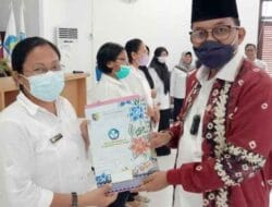 Kadisdik Batubara Serahkan Ratusan SPMT Kepada ASN-PPPK