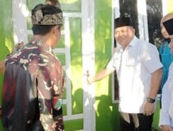 Ketua Kadin Batubara Serahkan Kunci Rumah Renovasi Korban Kebakaran