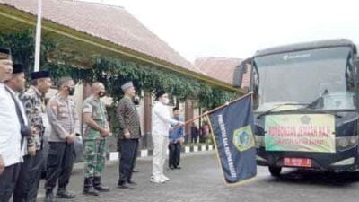 Bupati Pakpak Bharat Lepas Jemaah Calon Haji Pakpak Bharat