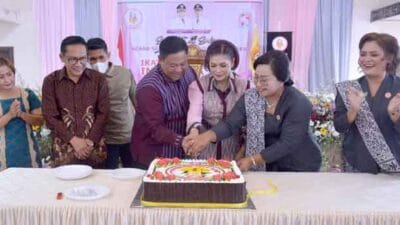 Bupati Dairi Dengarkan Curahan Hati Bidan