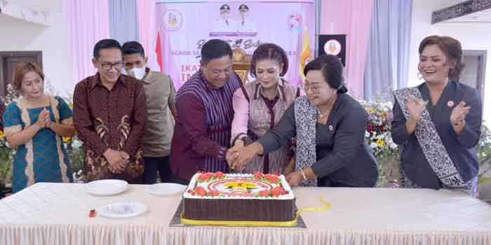 Bupati Dairi Dengarkan Curahan Hati Bidan