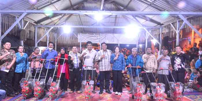 Bupati Eddy Berutu Nginap di Rumah Warga
