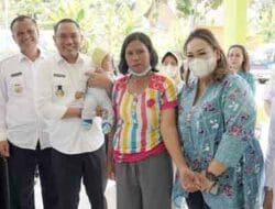 Bupati Pakpak Bharat Tinjau Pemeriksaan IVA dan Pemasangan Alat Kontrasepsi KB