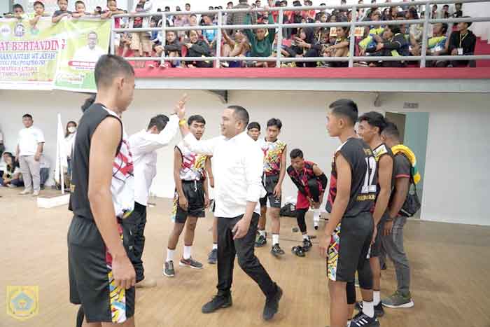 Bupati Pakpak Bharat Buka Turnamen Bola Voli Porwil III Sumut