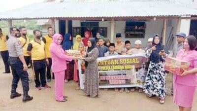 Bhayangkari Polsek Labuhan Ruku Berikan Bantuan Sembako