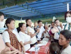 Ketua TP PKK Romy Mariani Canangkan Bulan Imunisasi Nasional di Sileuh Leu Parsaoran