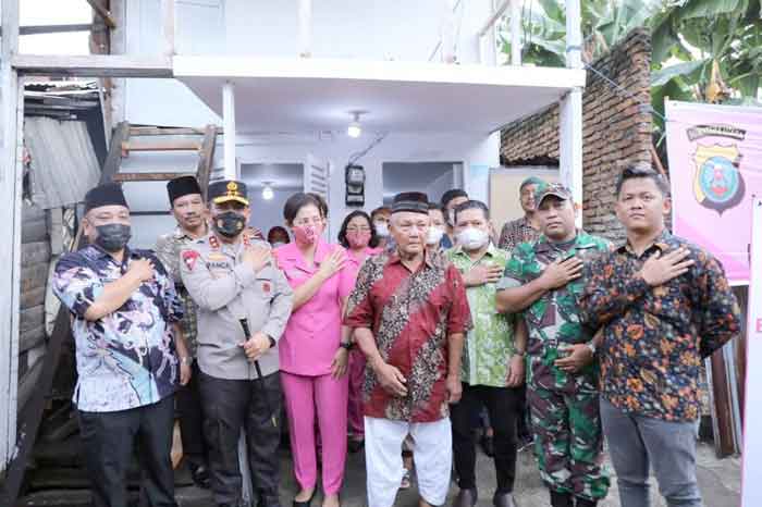 Polda Sumut Gelar Bakti Sosial Bedah Rumah