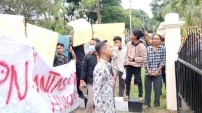 Puluhan Mahasiswa Minta Dugaan Kasus Suap di PN Stabat Diungkap