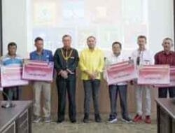 Bupati Pakpak Bharat Serahkan Bantuan Keuangan Partai Politik dan Ormas