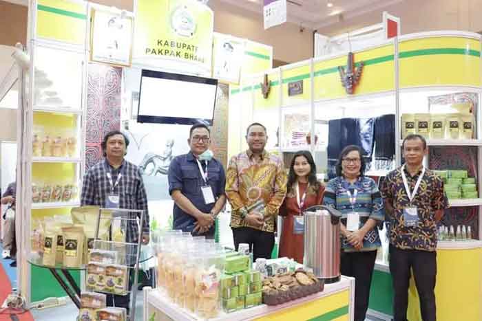 Bupati Pakpak Bharat dan Istri Hadiri Pembukaan Apkasi Otonomi Expo 2022 di Jakarta