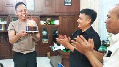 Kapolsek Medan Timur Dapat Kejutan di HUT ke-76 Bhayangkara