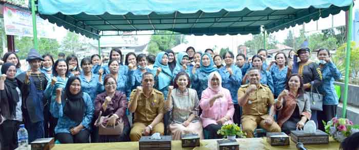 Ketua TP PKK Sumut Kunjungi Taman Hatinya PKK di Desa Kalang Simbara