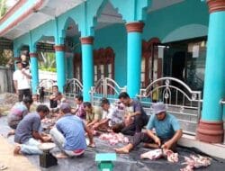 Panitia Masjid Ar-Raudah Desa Gunung Lagan Adakan Pemotongan Hewan Kurban