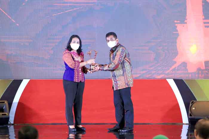 Pj Wali Kota Tebingtinggi Terima Penghargaan KLA