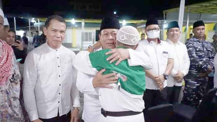 Plt Wali Kota H Waris Tholib Sambut Kepulangan Jamaah Haji Kota Tanjungbalai