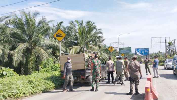 Polres Langkat Kembali Lakukan Penyekatan Kendaraan Pengangkut Hewan Ternak di Perbatasan Aceh-Sumut