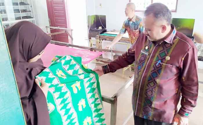 Tingkatkan Kemampuan Pelaku IKM, Pemko Medan Gelar Pelatihan Membatik