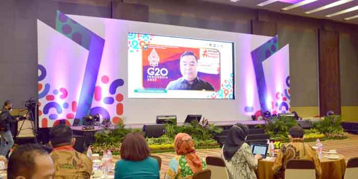 Wakil Bupati dan Ketua TP PKK Dairi Ikuti Webinar Dialog dan Apresiasi Program Bangga Kencana