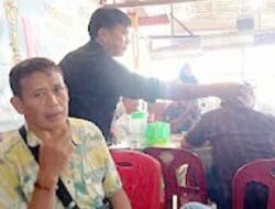 Wartawan Media Center Bravo 5 Terima Honor Rilis