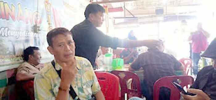 Wartawan Media Center Bravo 5 Terima Honor Rilis