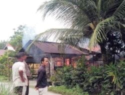 Dua Unit Rumah di Kecamatan Padang Tualang Ludes di Lalap Api